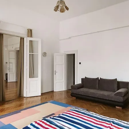 Gigantic Modern For Up To 10 Guests Next To Basilica! Budapeszt