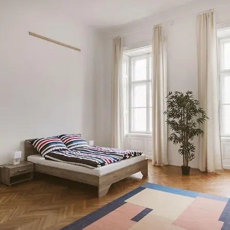 Gigantic Modern For Up To 10 Guests Next To Basilica! * Budapeszt